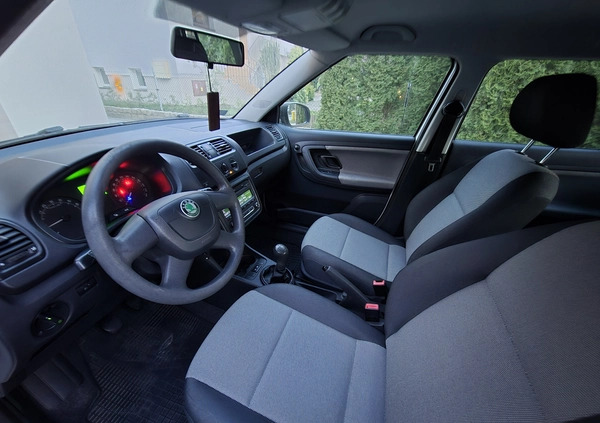 Skoda Fabia cena 9499 przebieg: 251839, rok produkcji 2010 z Śmigiel małe 172